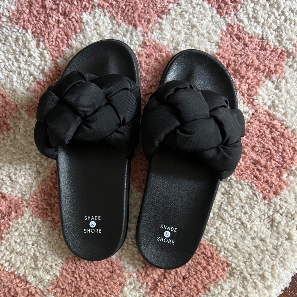 Like New Shade and Shore Target Sandals